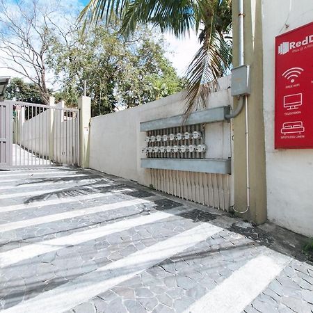 Reddoorz Plus @ A Rita Street San Juan San Juan  Exterior photo